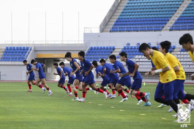 칠레에서 열리는 FIFA U20 월드컵에 참가할 최종 엔트리가 확정됐다. 대표팀은 8일 오후 칠레로 출국한다. 대한축구협회 제공)