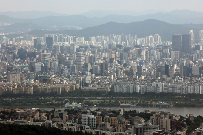 사진은 남산서울타워에서 바라본 아파트 단지. /사진=뉴스1