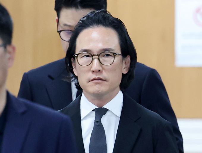 횡령 및 배임 혐의로 1심에서 실형을 선고받고 법정 구속된 조현범 한국앤컴퍼니그룹 회장의 항소심 재판이 시작됐다. 사진은 지난 5월 공판에 참석하던 조 회장. /사진=뉴시스