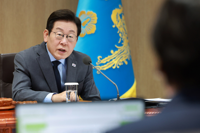 이재명 대통령이 9일 서울 용산구 대통령실 청사에서 열린 제41회 국무회의에서 "민생 안정을 위해 구조적 장바구니 물가 불안이 반드시 해소돼야한다. 소비자와 생산자 모두가 체감훌 수있도록 유통구조 개혁이 속도를 내달라"고 밝혔다. /사진=뉴시스