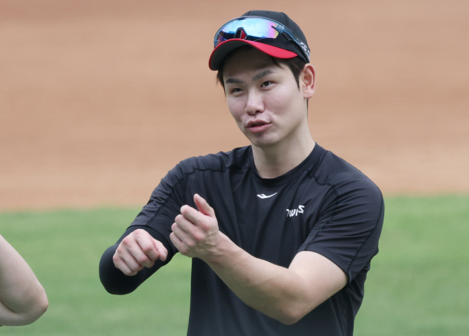 LG트윈스 외야수 홍창기가 무릎 부상을 털고 4개월 만에 실전을 소화했다. 사진은 LG에서 활약 중인 홍창기의 모습. /사진=스타뉴스