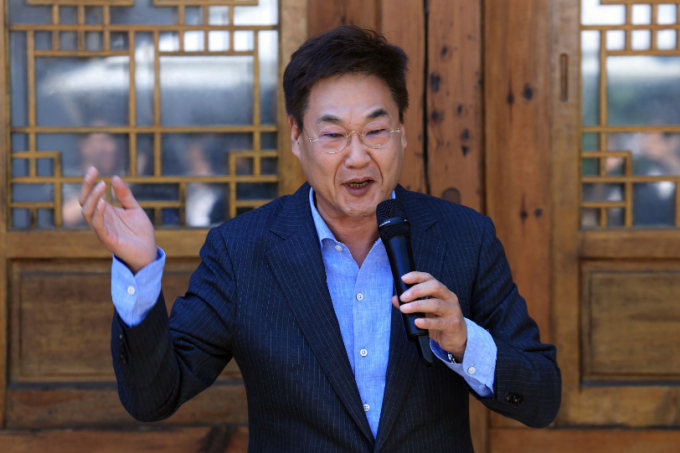  정문헌 종로구청장이 지난 6월12일 오후 서울 종로구 창의문로 전통문화공간 무계원에서 열린 2025 어르신 솔로 프로젝트 1탄: 종로 굿라이프 챌린지에서 인사말을 하고 있다.  /사진=뉴스1