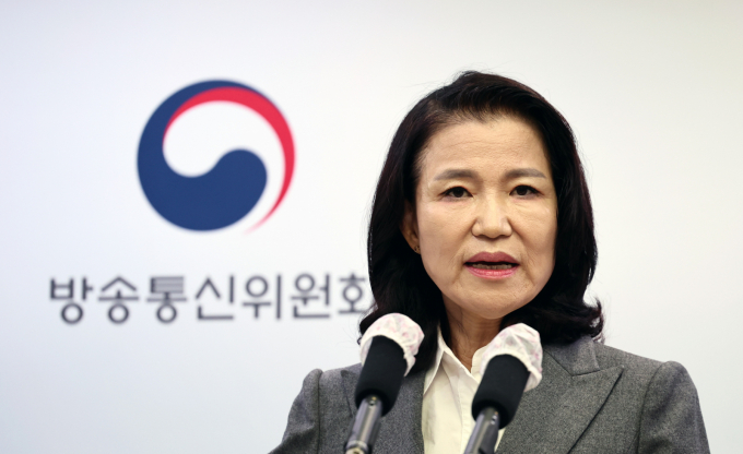 이진숙 방송통신위원장이 9일 경기 과천시 관문로 정부과천청사에서 열린 기자간담회에서 '방통위 폐지법'과 관련해 입장을 밝히고 있다. /사진=뉴스1