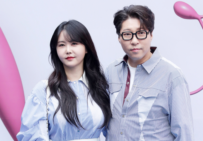유튜버 '대도서관'(본명 나동현·47)발인이 지난 9일 엄수된 가운데, 전처이자 유튜버 윰댕(본명 이채원)이 직접 심경을 밝혔다. 사진은 지난 2023년 3월 서울 중구 동대문디자인플라자(DDP)에서 열린 '2023 F/W 서울패션위크' 라이 컬렉션에 참석한 유튜버 윰댕과 고 대도서관. /사진=머니투데이