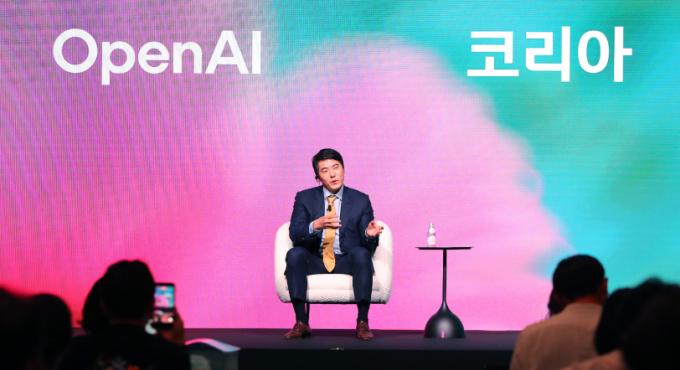 제이슨 권 오픈AI(OpenAI) 최고전략책임자(CSO)가 10일 서울 광진구 파이팩토리에서 열린 오픈AI(OpenAI) 코리아 출범 기자간담회에서 취재진의 질문에 답하고 있다. /사진=뉴시스