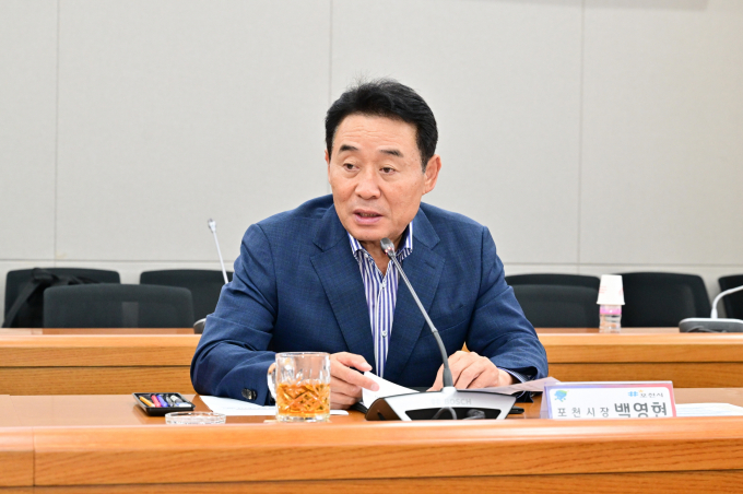 백영현 포천시장이 10일 시청 시정회의실에서 열린  '소흘·양문 연료전지 발전사업 양해각서(MOU)' 협약식에 참석해 인사말을 하고 있다. /사진제공=포천시