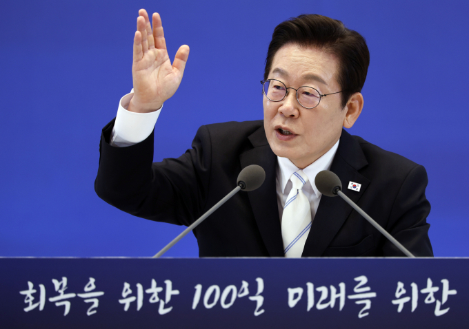 이재명 대통령이 11일 서울 종로구 청와대 영빈관에서 열린 이재명 정부 출범 100일 기자회견에서 내란특별재판부 설치 추진과 관련해 "국민 주권 의지가 가장 중요하다"고 말했다. /사진=뉴시스