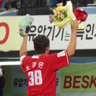 노경은이 KBO리그 최초로 3시즌 연속 30홀드를 수확했다. 사진은 11일 대구 삼성라이온즈파크에서 삼성 라이온즈와 경기에서 세 시즌 연속 30홀드를 수확한 노경은의 모습. /사진=스타뉴스  