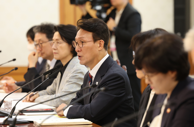 14일 김민석 국무총리의 제안으로 당정대 고위급 인사들이 서울 삼청동 국무총리 공관에서 만찬 회동을 진행한다. 사진은 김민석 국무총리가 지난 12일 오전 서울 종로구 정부서울청사에서 열린 제9차 자살예방정책위원회 회의에서 모두발언하는 모습. /사진=뉴스1