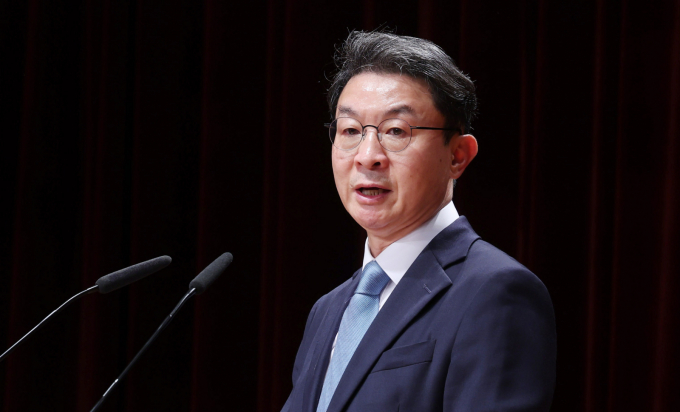이억원 금융위원회 위원장이 15일 오후 서울 종로구 정부서울청사에서 열린 취임식에서 취임사를 하고 있다./사진-뉴시스