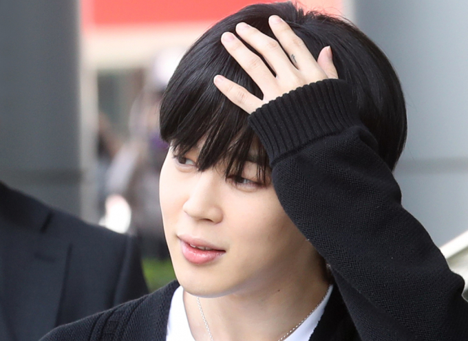 방탄소년단 지민이 세계 최대음원플랫폼 스포티파이에서 K팝 솔로 아티스트 최초로 총 60억 스트리밍을 달성하며 이부분 선두에 올라섰다. 사진은 방탄소년단 지민이 2023년 3월31일 서울 목동 SBS에서 진행되는 라디오 '최화정의 파워타임' 출연을 위해 도착한 모습. /사진=머니투데이