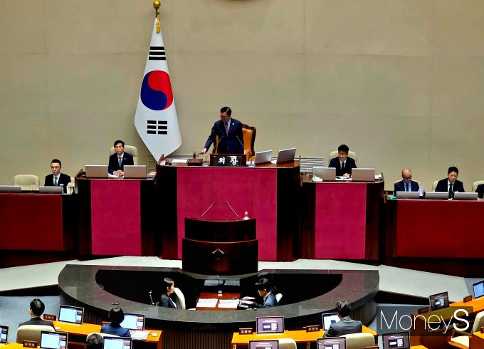 김민석 국무총리가 동남권 투자공사 설립을 추진하는 정부 방침에 대해 "투자와 고용 측면에서 부울경 지역에 더 특화된 효과를 기대한다"고 입장을 밝혔다./사진=김성아 기자