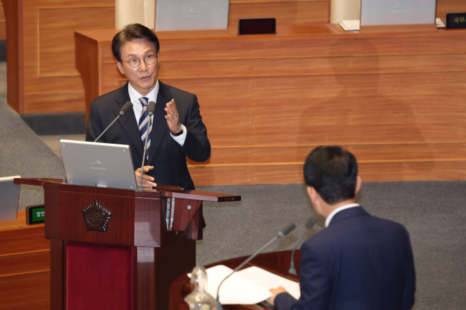 이날 대정부질문에서는 특히 노란봉투법에 대한 지적이 잇따랐다. 사진은 김민석 국무총리가 17일 오후 서울 여의도 국회 본회의에서 김상훈 국민의힘 의원의 대정부 질문에 답변하고 있는 모습. /사진=뉴시스