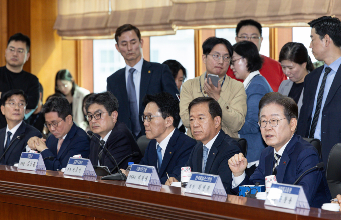  이재명 더불어민주당은 대통령 후보 시절인 4월21일 오전 서울 여의도 금융투자협회에서 증권사 리서치센터장들과 만나 자본시장 활성화를 위한 정책 방향에 대해 논의했다./사진=뉴스1 