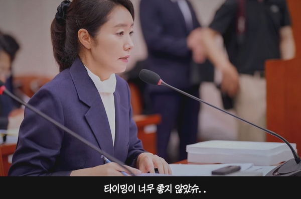 보좌진 갑질 논란 등으로 여성가족부 장관에서 낙마한 강선우 더불어민주당 의원이 유튜브 구독자 10만명을 돌파했다는 영상을 공개했다. 사진은 강선우 더불어민주당 의원 유튜브 영상 모습. /사진=유튜브 채널 '강선우' 캡처