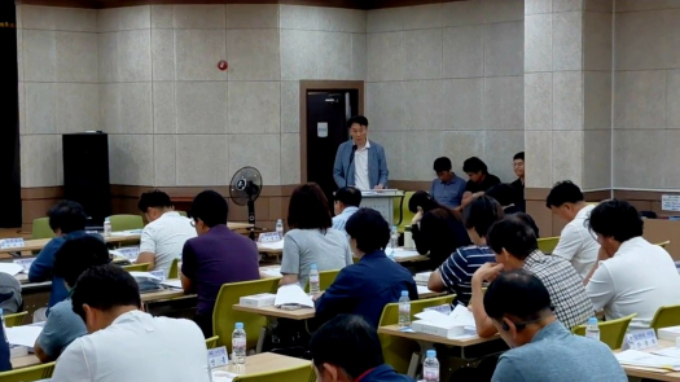 12일 용인특례시 처인구 모현읍 행정복지센터에서 열린 주민설명회 모습. /사진제공=용인특례시