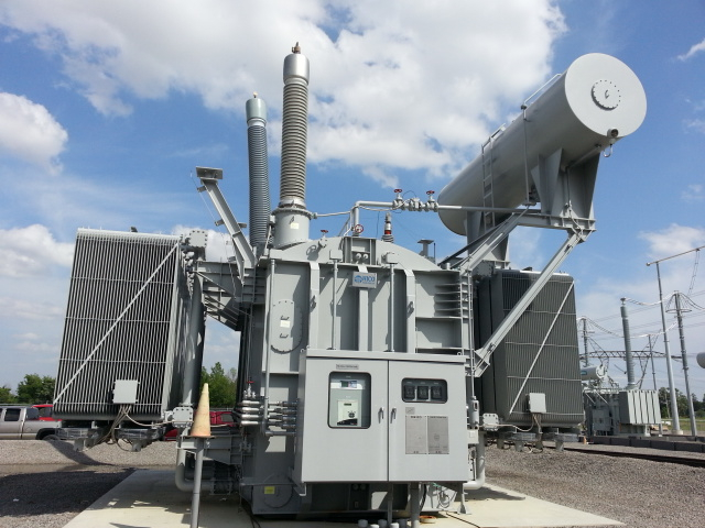 미국 송전망에 설치된 효성중공업 765kV 초고압 변압기. /사진=효성중공업 