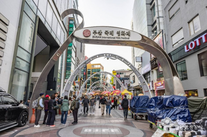 처음으로 부산국제영화제가 열렸던 BIFF광장에는 영화제 초창기의 흔적이 여전하다. /사진=한국관광공사