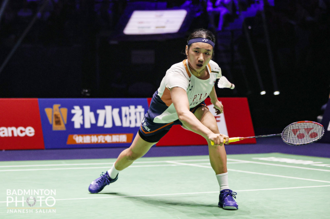 배드민턴 세계랭킹 1위인 안세영(삼성생명)이 2025 세계배드민턴연맹(BWF) 월드 투어 슈퍼750 중국 마스터스 준결승에 올랐다. 사진은 안세영이 지난달 30일(현지시각) 프랑스 파리 아디다스 아레나에서 열린 '2025 세계개인세계선수권대회' 4강전에서 중국의 천위페이와 경기 중인 모습. /사진=뉴시스(대한배드민턴협회 제공) 