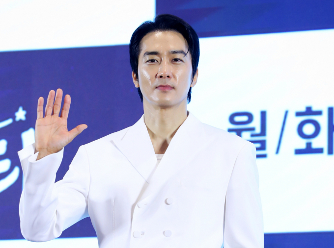 배우 송승헌이 21일 모친상을 당했다. 사진은 지난 8월12일 배우 송승헌이 서울 구로구 더 세인트에서 열린 지니TV 오리지널 드라마 '금쪽같은 내 스타' 제작발표회에서 포즈를 취하는 모습. /사진=뉴시스