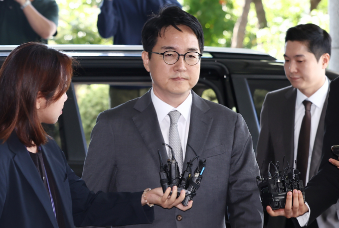 심우정 전 검찰총장이 21일 오전 서울 서초구 서울고등검찰청에 마련된 내란 특검팀(특별검사 조은석) 사무실에 피고발인 신분으로 조사를 받기 위해 출석하고 있다. /사진=뉴스1