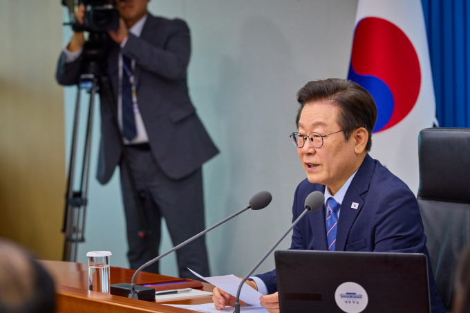 이재명 대통령이 강력한 국방 개혁을 할 것이라고 밝혔다. 사진은 이 대통령이 지난 18일 서울 용산 대통령실 청사에서 열린 수석보좌관회의에서 발언하는 모습. /사진=뉴스1(대통령실 제공)