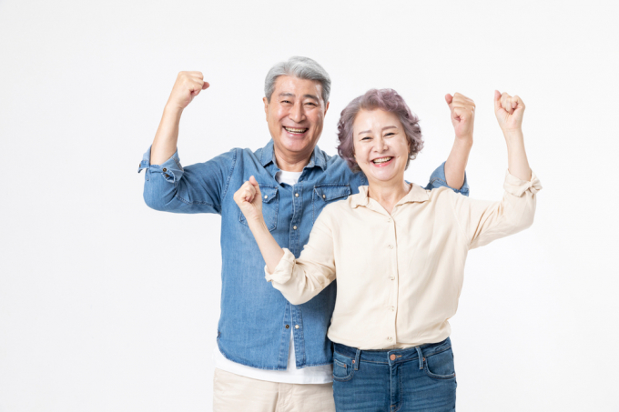 액티브 그레이를 공략하는 유통업계의 행보가 주목된다. 사진은 기사 내용과는 무관함. /사진=클립아트코리아