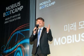 이규석 현대모비스 사장이 지난 22일 개최된 &#039;모비우스 부트캠프 1기&#039; 발대식에 나서 참석자들을 격려했다. /사진=현대모비스