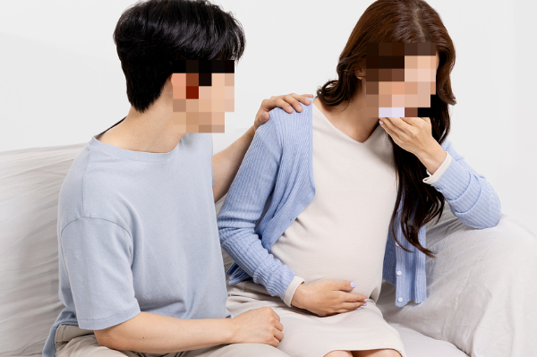 임신 막달인 아내가 자는데 등을 때려 어머니 때문에 추석이 걱정된다는 남편의 고민 글이 전해졌다. 사진은 기사와 직접적인 관련 없음. /사진=클립아트코리아