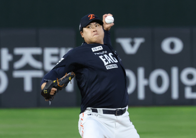 한화 이글스와 LG트윈스가 주말에 있을 3연전 선발 투수를 확정 지었다. 사진은 한화에서 활약 중인 류현진의 모습. /사진=스타뉴스