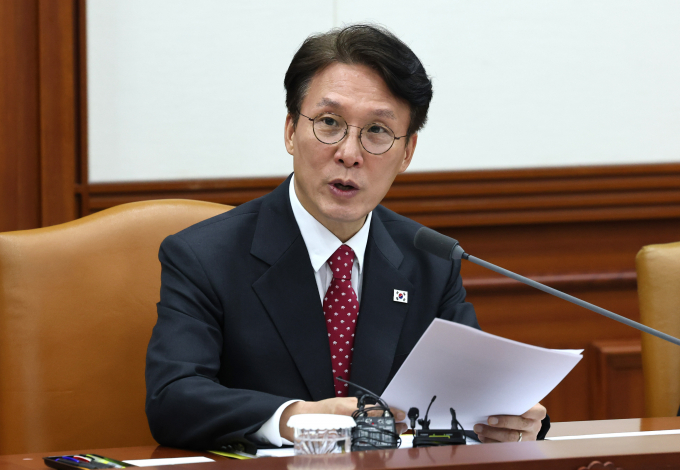 김민석 국무총리가 미국에 대한 투자 프로젝트에 대해 비자 문제 해결 전까지 중단될 거라고 말했다. 사진은 김 국무총리가 24일 서울 종로구 정부서울청사에서 열린 국정현안관계장관회의에서 모두발언 하는 모습. /사진=뉴스1