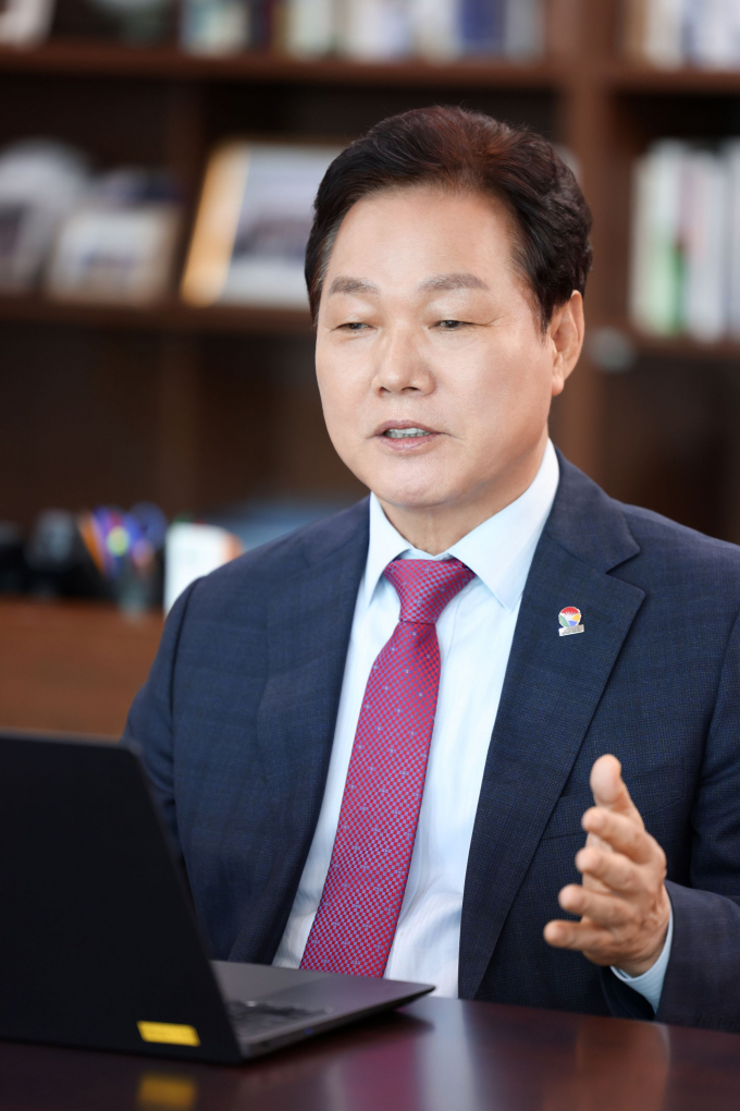 박완수 경남도지사는 <머니S>와의 인터뷰에서 가장 먼저 지방분권의 필요성을 강조했다. /사진제공=경남도