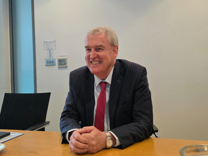 케빈 셰리(Kevin Sherry) 엔터프라이즈 아일랜드(Enterprise Ireland, EI) 총괄이사가 더블린 본사에서 인터뷰하고 있다. /사진=김성아 기자