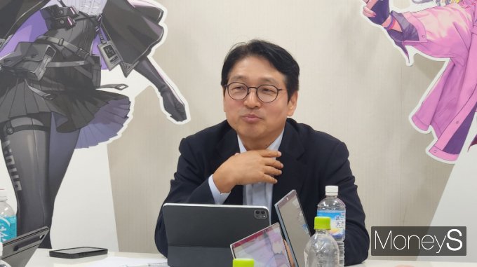 백영훈 스마일게이트 메가포트 대표가 25일 일본 도쿄 마쿠하리 멧세에서 열린 도쿄게임즈 2025에서 언론과 인터뷰를 하고 있다. /사진=양진원 기자
