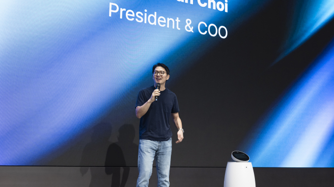 SK네트웍스가 AI 관련 초럼을 열고 본사 및 자회사 사업에 AI를 접목하며 AI 기업으로서의 영향력을 키우고 있다. 최성환 SK네트웍스 사장이 지난 17일 열린 'SK네트웍스 AI WAVE 2025'에서 기조연설을 하고 있다. /사진=SK네트웍스