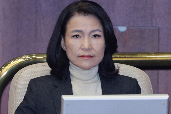 방송미디어통신위원회 설치법이 국회 본회의에 상정됐다. 사진은 이진숙 방송통신위원장이 26일 서울 여의도 국회에서 열린 제429회국회(정기회) 9차 본회의에서 방송미디어통신위원회의 설치 및 운영에 관한 법률안(대안)에 대한 최형두 국민의힘 의원의 무제한 토론(필리버스터)을 듣고 있는 모습. /사진=뉴스1