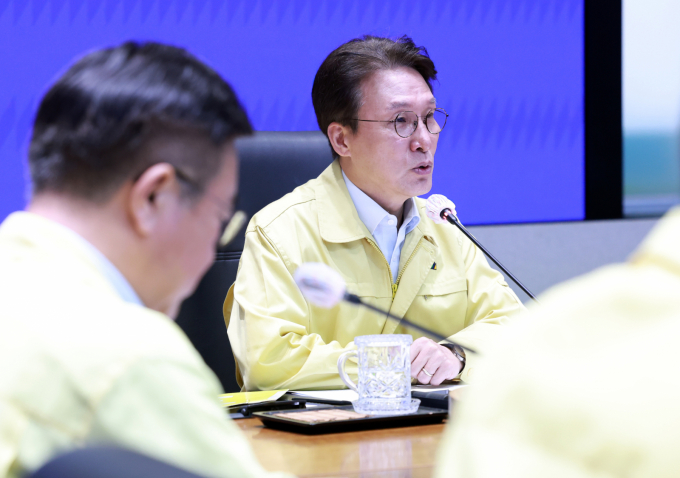 [서울=뉴시스] 이영환 기자 = 김민석 국무총리가 27일 오전 서울 종로구 정부서울청사에서 열린 국가정보자원관리원 화재 관련 대책회의에 참석해 발언을 하고 있다. 2025.09.27. 20hwan@newsis.com /사진=이영환