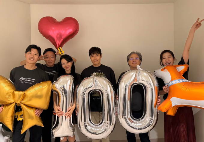 박찬욱 감독의 신작 영화 '어쩔수가없다'가 개봉 5일 만에 전국 누적 관객 100만명을 돌파했다. /사진=CJ ENM