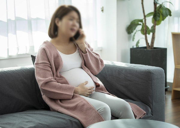 프랑스 파리에서 만난 남성과 한국에서 사랑을 이어갔으나 임신 소식을 알리자마자 연락이 끊긴 여성의 사연이 전해졌다. 사진은 기사 본문과 무관함. /사진=클립아트코리아