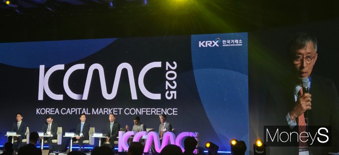 한국거래소가 개최한 KCMC2025에서 '코스피 5000 시대를 위한 과제'를 주제로 패널토론이 진행됐다. 사진은 패널토론 참여자 모습. /사진=곽우진 기자