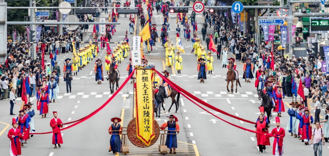 지난 28일 열린 2025 정조대왕 능행차 공동재현 행렬. /사진제공=수원시