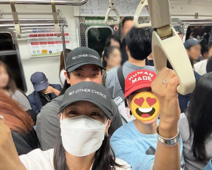 배우 손예진이 ‘서울세계불꽃축제’ 인파에 막혀 지하철로 퇴근한 근황을 직접 공개해 눈길을 끌었다. /사진=손예진 인스타그램