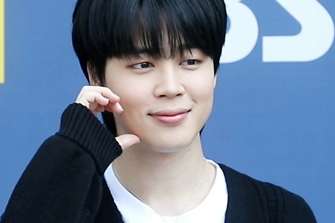 그룹 방탄소년단 멤버 지민이 부친, 남동생과 함께 고액 기부자 모임에 이름을 올렸다. 사진은 지난 2023년 3월31일 그룹 방탄소년단 지민이 서울 목동 SBS에서 진행되는 라디오 '최화정의 파워타임' 출연을 위해 도착한 모습. /사진=머니투데이