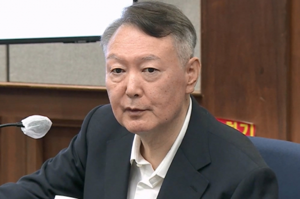 윤석열 전 대통령의 보석 인용 여부가 조만간 나올 예정이다. 사진은 윤석열 전 대통령이 지난 26일 서울 서초구 서울중앙지방법원에서 열린 윤석열 전 대통령에 대한 '특수공무 집행 방해, 직권남용 권리행사 방해 혐의' 재판에서 발언하고 있는 모습. /사진=뉴시스(서울중앙지방법원 제공 영상 캡처)