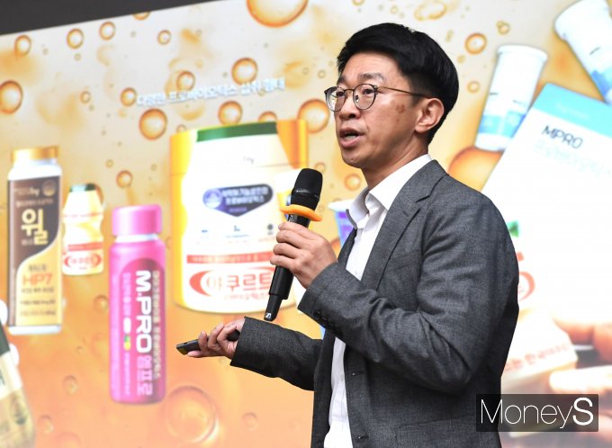 프로바이오틱스와 저속 노화를 주제로 발표하는 이철호 hy중앙연구소 유제품팀 팀장. /사진=장동규 기자