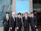 그룹 투모로우바이투게더가 유니세프와 손잡고 글로벌 캠페인을 펼친다. 사진은 투모로우바이투게더 멤버들이 미국 뉴욕 유니세프 본사에서 촬영한 모습. /사진=빅히트 뮤직 인스타그램 캡처