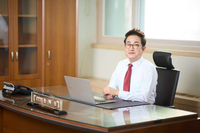 지난해 11월 선임된 권백신 코레일관광개발 대표이사 사장. 그는 "지역 곳곳에 숨어있는 보석 같은 콘텐츠를 발굴해 기차여행과 연결하는 것이 코레일관광개발의 핵심 역량"이라며 "기차여행은 지방소멸 위기에 대응하고 국가균형발전을 이끄는 가장 효과적인 동력이 될 수 있다"고 강조했다. /사진=코레일관광개발