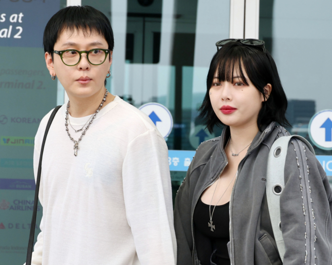가수 현아의 임신설이 불거졌다. 사진은 지난달 30일 인천국제공항을 통해 출국한 가수 현아(HyunA)와 용준형. /사진=스뉴스