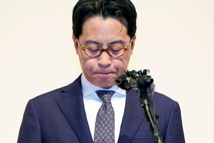 조좌진 롯데카드 대표이사가 이달 말 열리는 정무위원회 국정감사에 참석한다. 사진은 조좌진 대표가 지난달 18일 서울 중구 부영태평빌딩에서 사이버 침해 사고에 대한 대고객 사과를 하는 모습 /사진 = 뉴시스