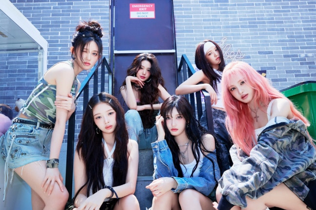 스타쉽이 아이브 팀명과 유사한 이름의 상표에 등록취소 심판을 걸어 논란이 일자 해명에 나섰다. /사진=스타쉽 공식 인스타그램